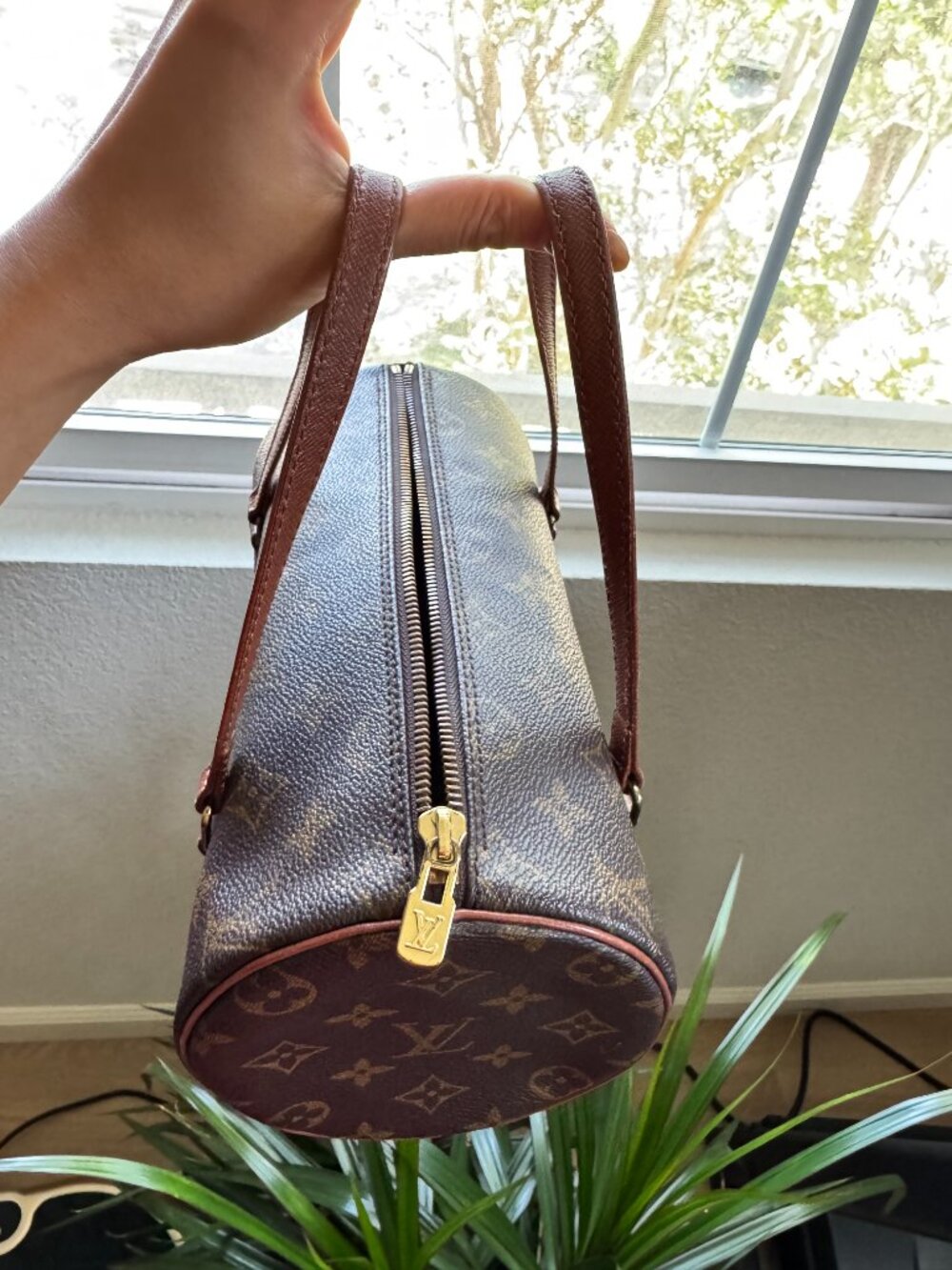 Louis Vuitton Monogram Papillon 26 (Authentic!) - Picture 7 of 10
